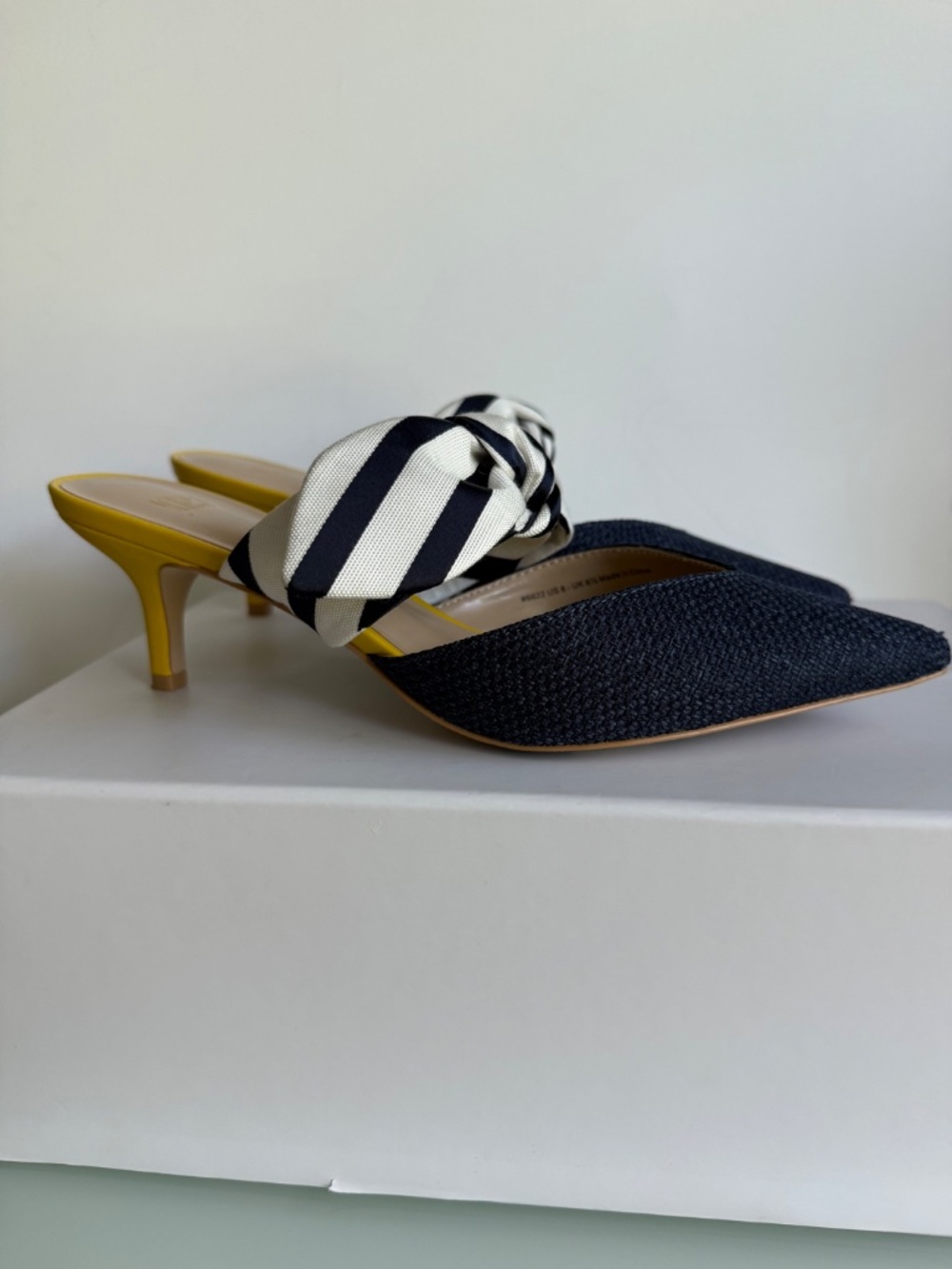 CAbi Style 6022 Bow Kitten Heels Blue Stripe Bow Yellow Heel Size 8 EUC w/Box - Picture 3 of 12